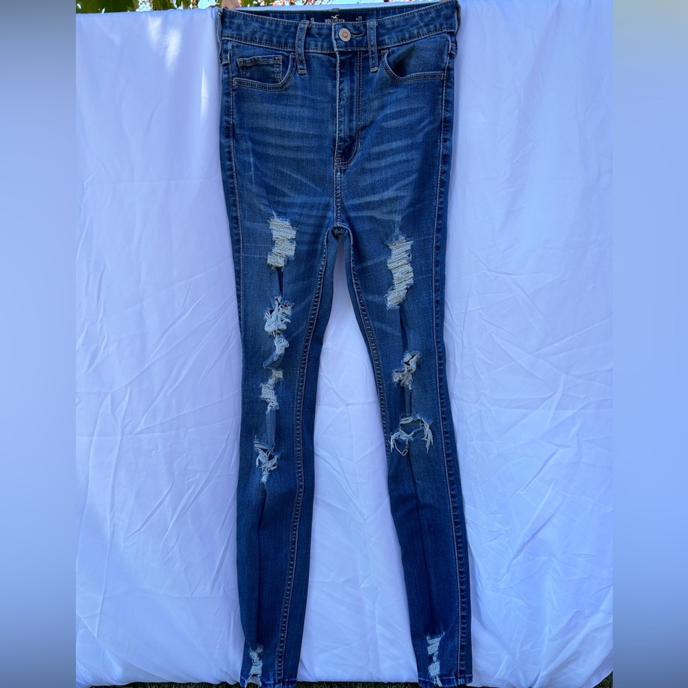 Hollister Ripped Super Skinny Jeans, 1R (25W, 30L)